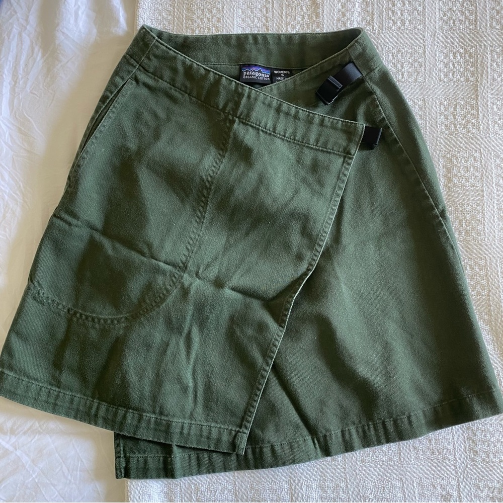 Patagonia Olive Green Wrap Buckle Mini Skirt Size 6